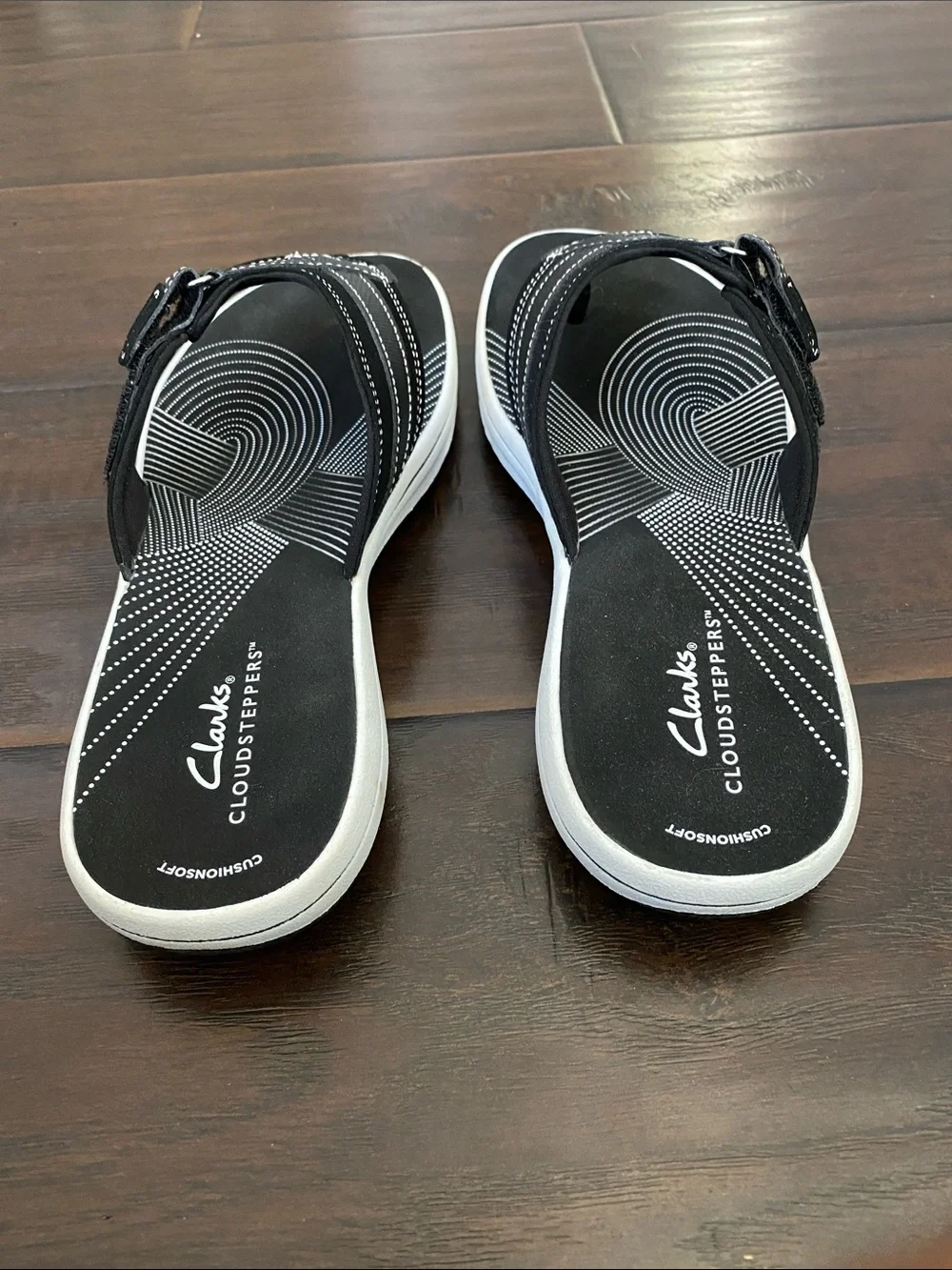New with box Cloudstepper by Clarks Breeze sea flat sandals women’s size 9M